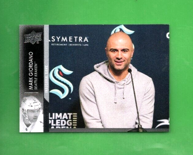 2021-22 Upper Deck Extended Series Photo Variation Mark Giordano SP  Sea. Kraken