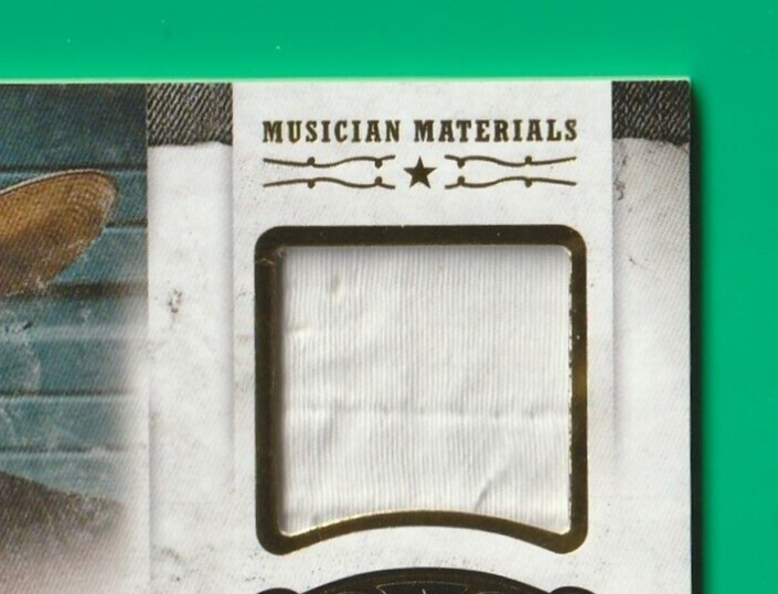 2014 Panini Country Music   Musician Materials Gold #M-DL  -  Dustin Lynch 65/99