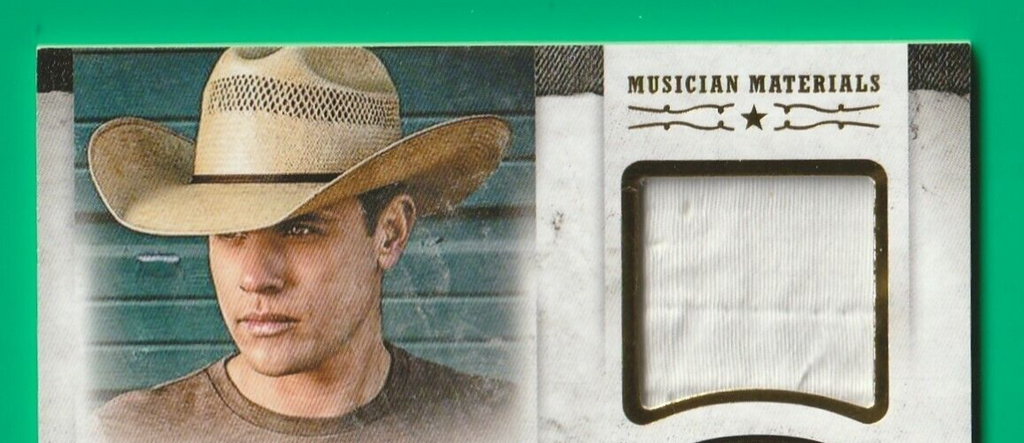 2014 Panini Country Music   Musician Materials Gold #M-DL  -  Dustin Lynch 65/99