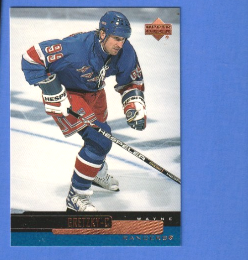 4 wayne gretzky cards  2 player of the century  2 other cards